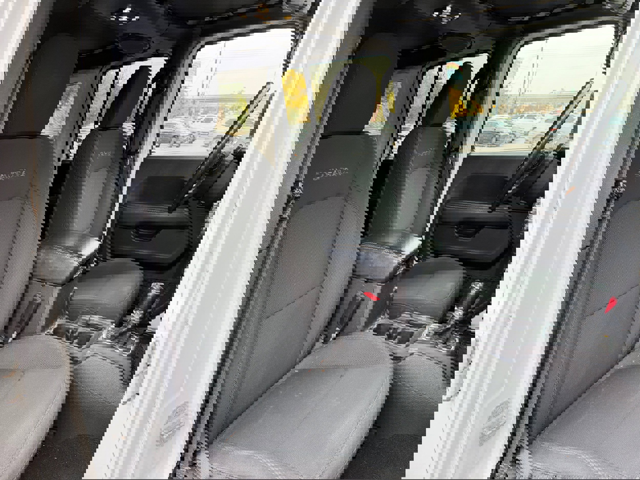 Used 2019 Jeep Wrangler Unlimited Sahara image 10