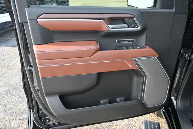 Used 2025 GMC Sierra 1500 Denali Ultimate image 10