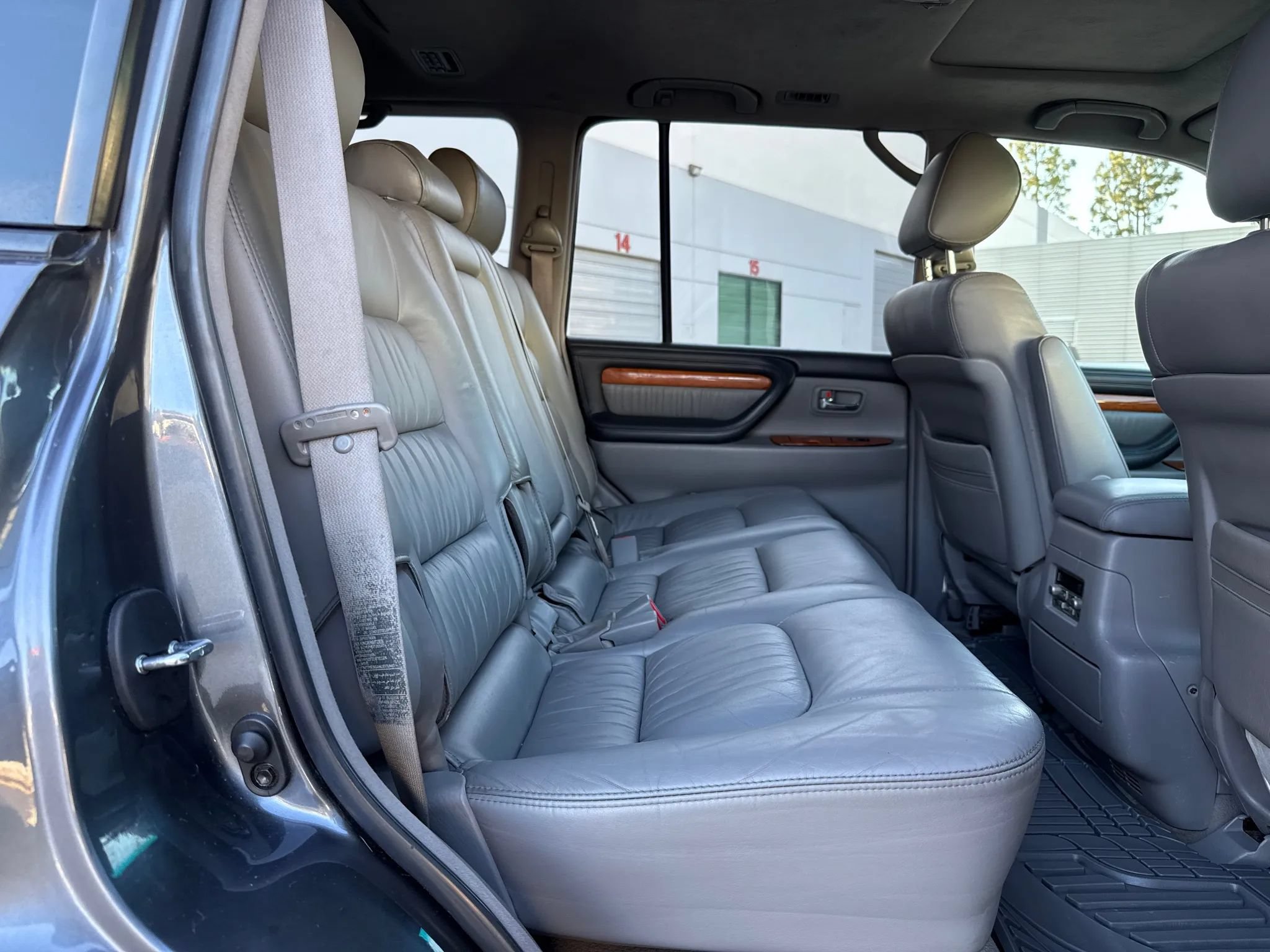 Used 2005 Lexus LX 470 4WD image 21