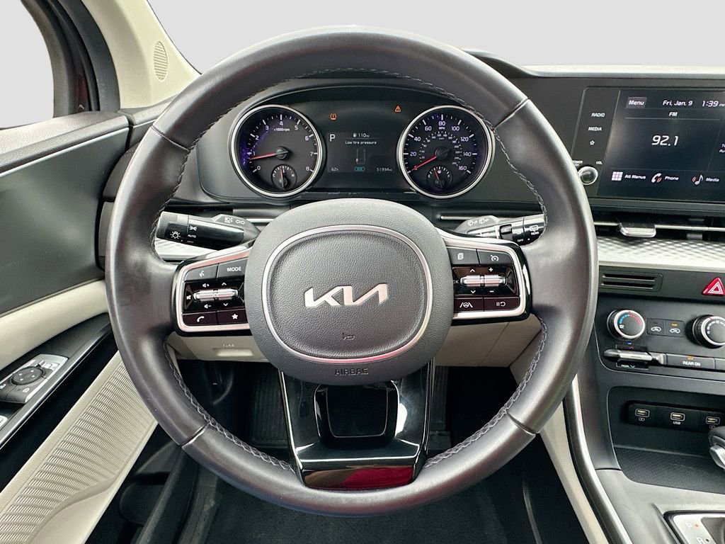 Used 2023 Kia Carnival LX image 12