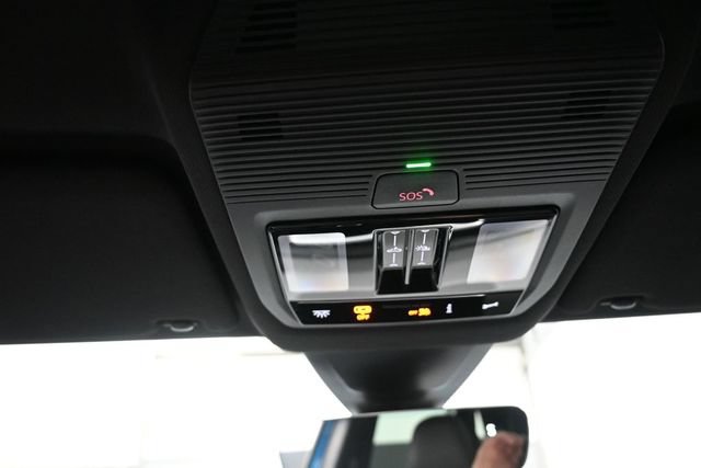 Used 2024 Volkswagen Atlas Cross Sport SEL R-Line AWD/4WD image 12