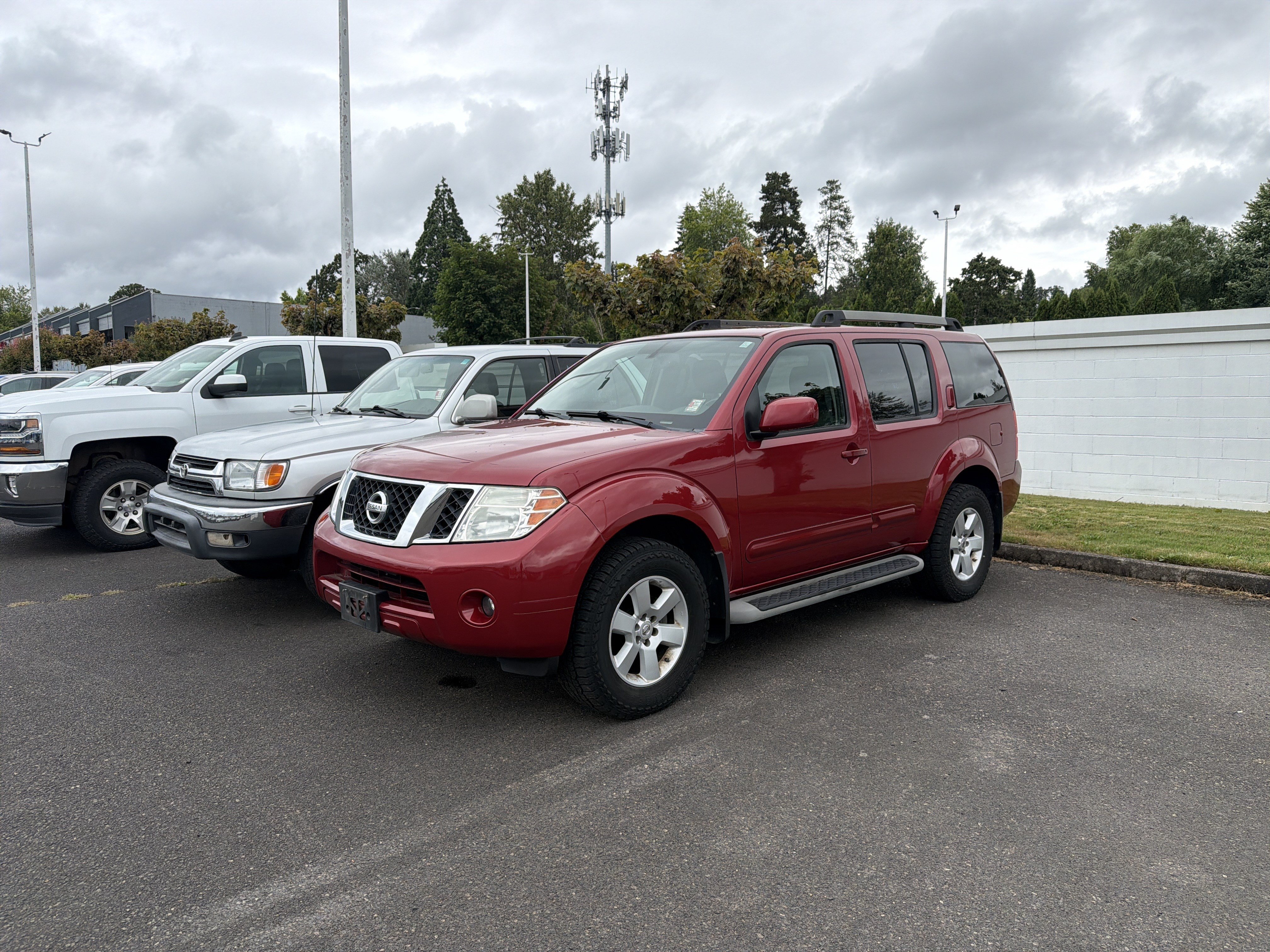 Used 2011 Nissan Pathfinder SV AWD/4WD image 1