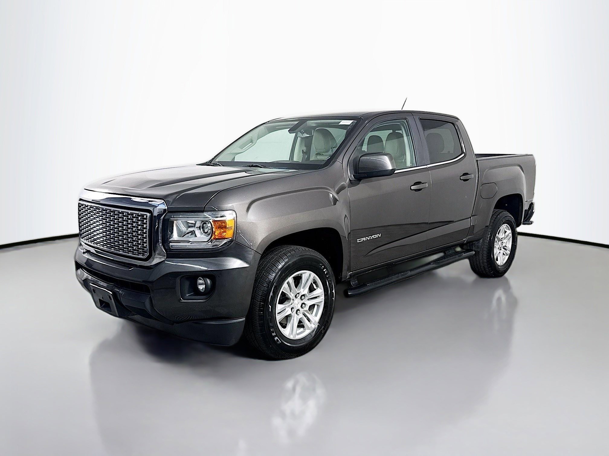 Used 2020 GMC Canyon SLE w/ SLE Convenience Package image 4