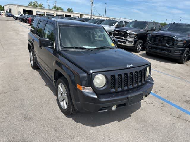Used 2014 Jeep Patriot Latitude w/ Sun/Sound Group FWD image 20