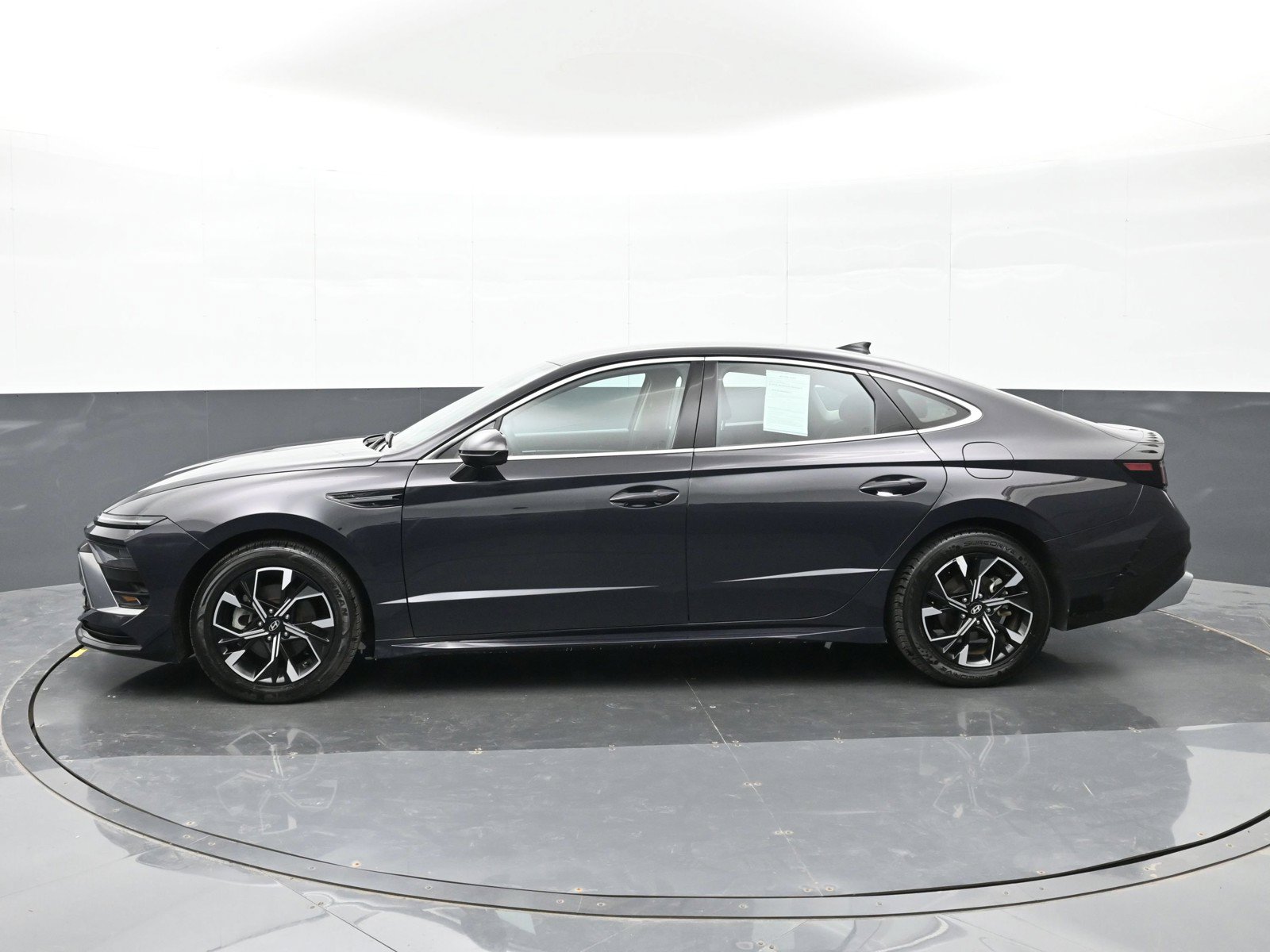 Certified 2024 Hyundai Sonata SEL FWD image 9