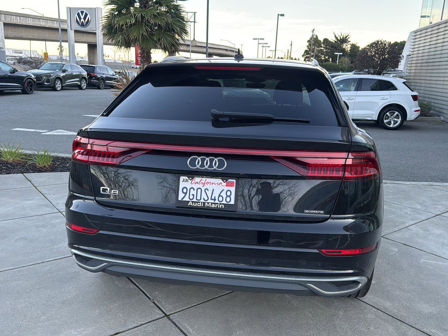 Used 2023 Audi Q8 Premium image 8