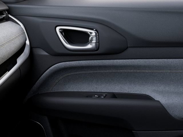 New 2026 Jeep Compass Latitude AWD/4WD image 37