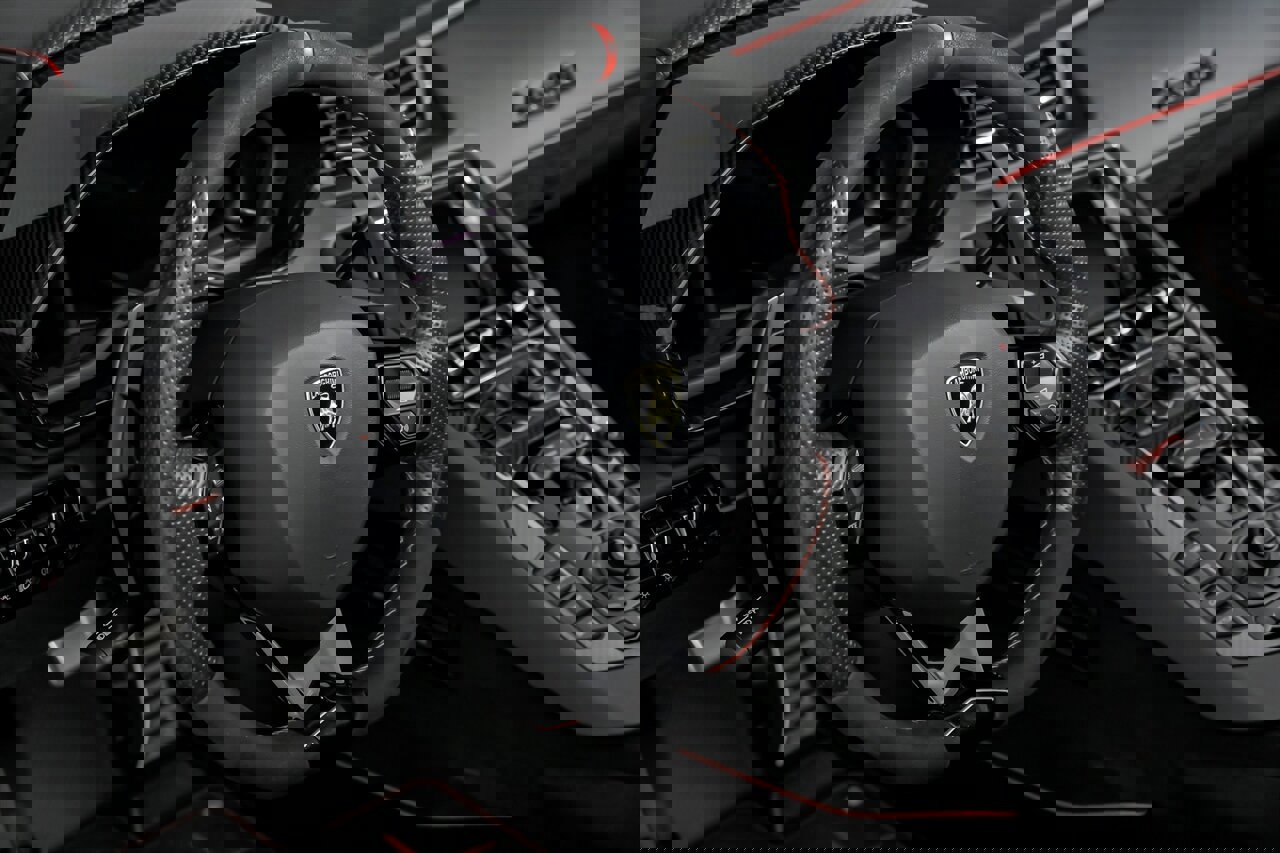 Used 2021 Lamborghini Aventador SVJ image 31