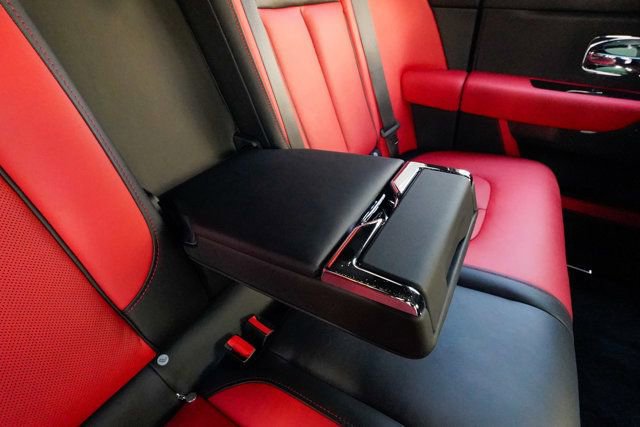 Used 2023 Rolls-Royce Cullinan Black Badge w/ Driver's Package image 97