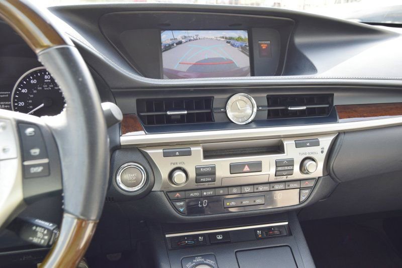 Used 2015 Lexus ES 350 w/ Luxury Package FWD image 24