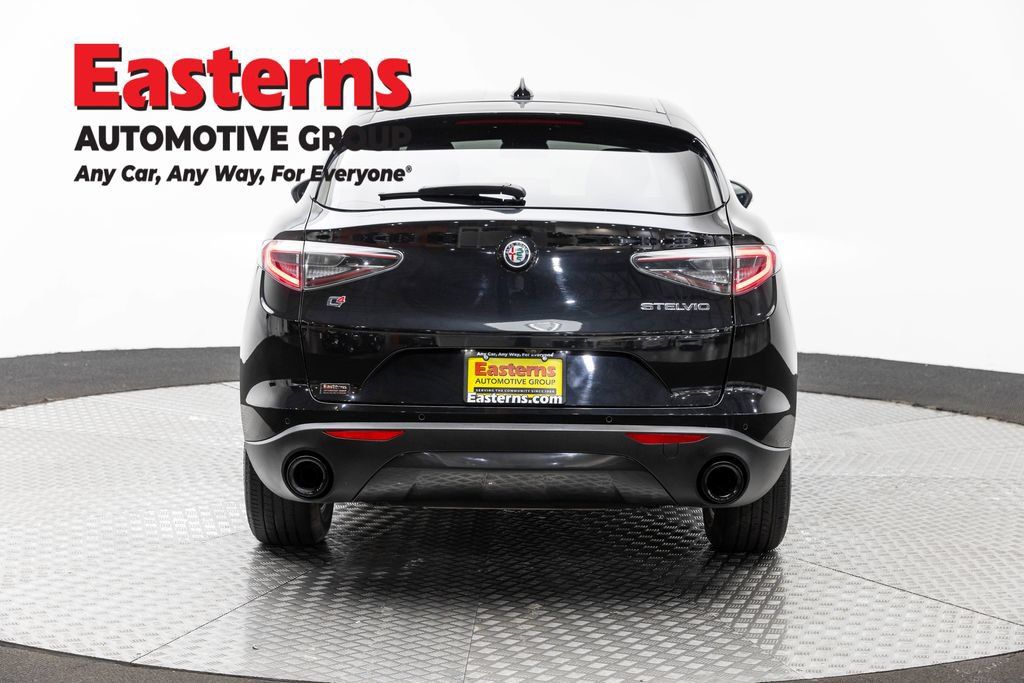 Used 2024 Alfa Romeo Stelvio Sprint AWD/4WD image 6