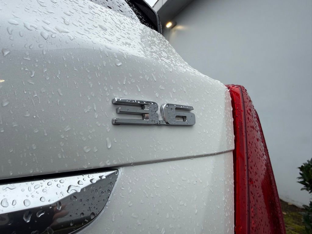 Used 2017 Cadillac XT5 Platinum w/ Driver Assist Package image 11