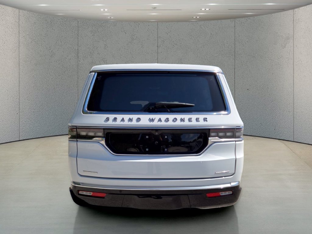 Used 2023 Jeep Grand Wagoneer Series III AWD/4WD image 5