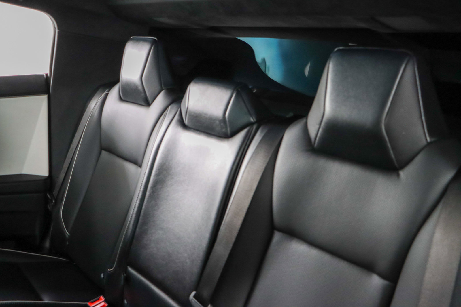 Used 2024 Tesla Cybertruck AWD Crew Cab image 22