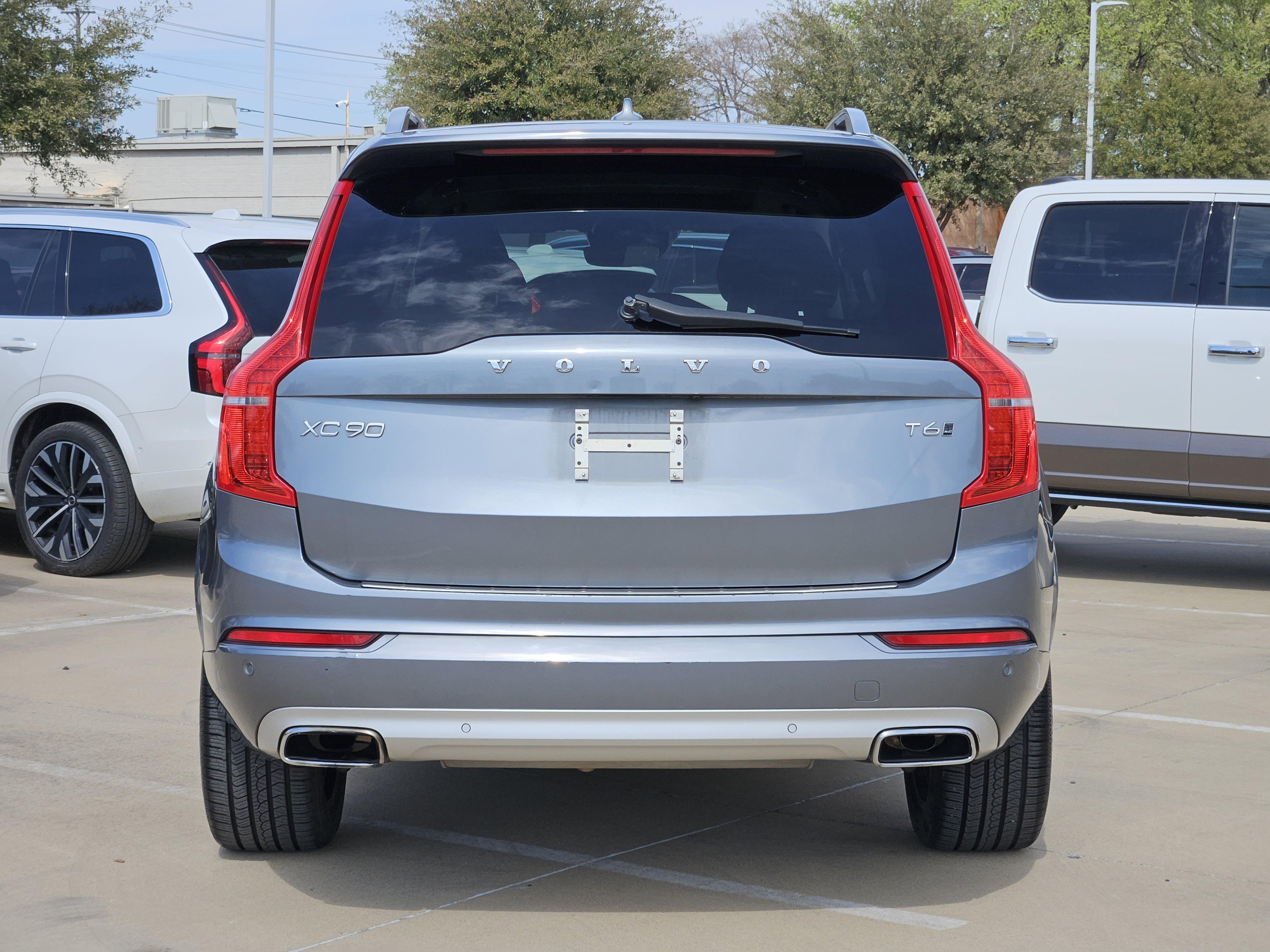 Used 2018 Volvo XC90 T6 Momentum w/ Convenience Package image 8