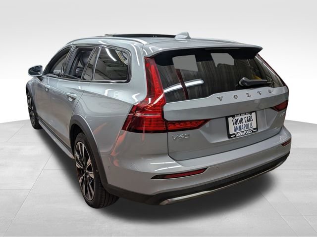 Certified 2025 Volvo V60 B5 Cross Country Ultra image 6