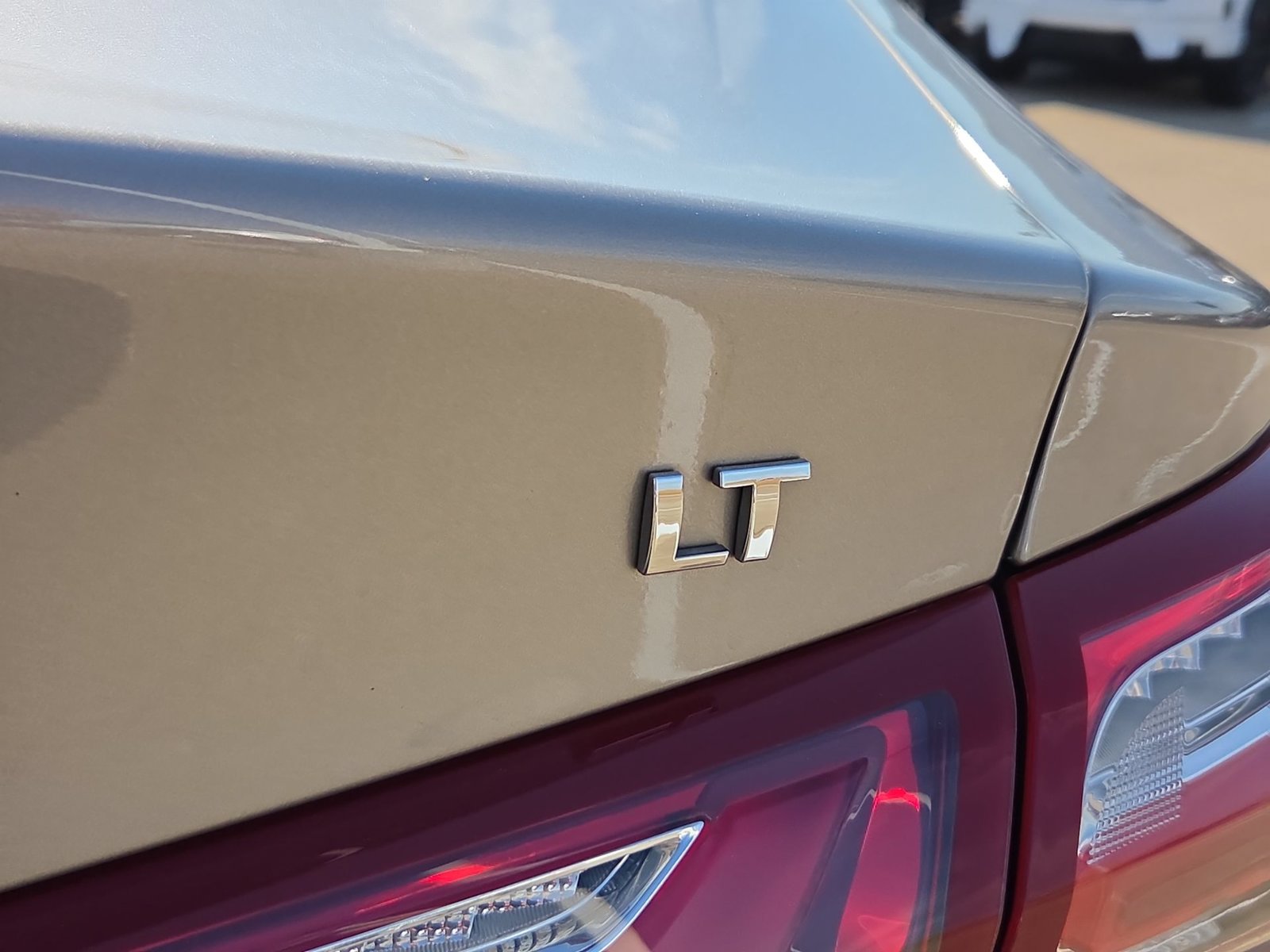 Used 2022 Chevrolet Malibu LT FWD image 30