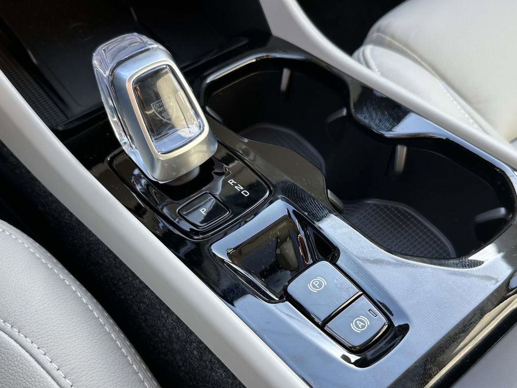 New 2026 Volvo XC40 B5 Ultra w/ Protection Package Premier image 6