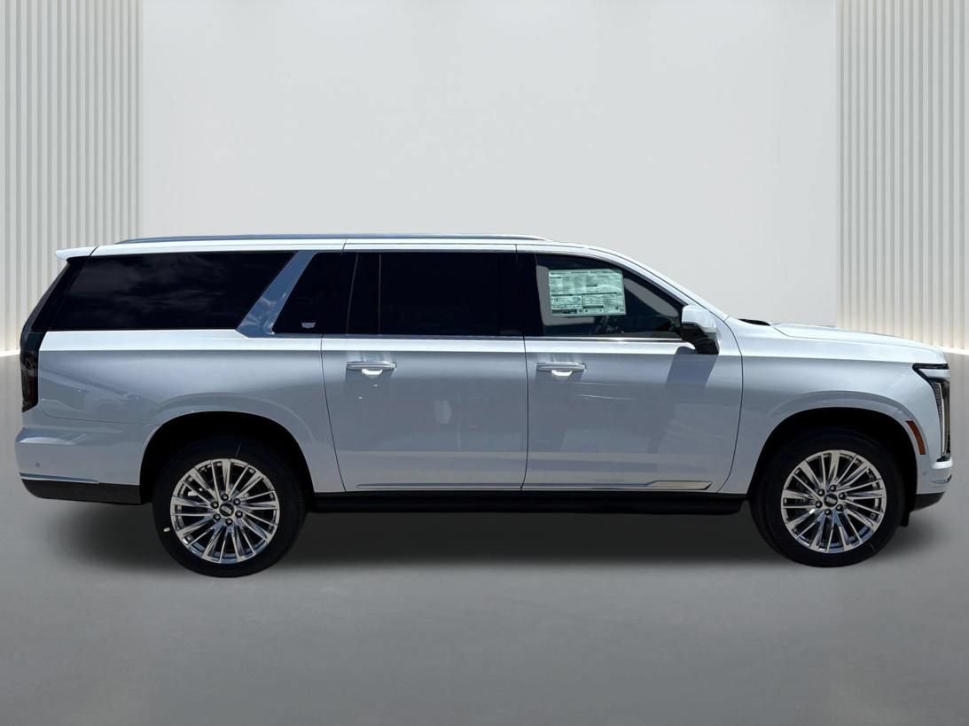 New 2026 Cadillac Escalade ESV Luxury AWD/4WD image 4