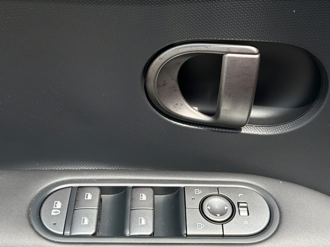 Certified 2025 Hyundai Ioniq 5 SE AWD/4WD image 16