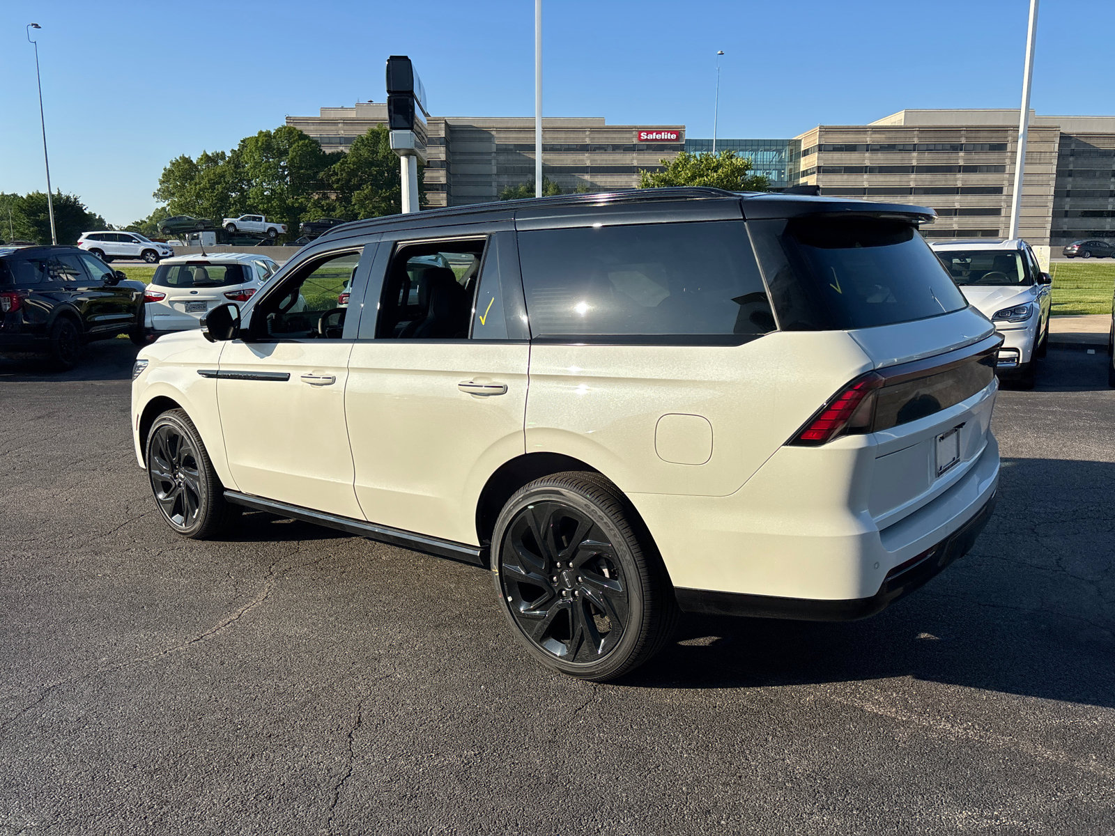 New 2026 Lincoln Navigator Black Label AWD/4WD image 5