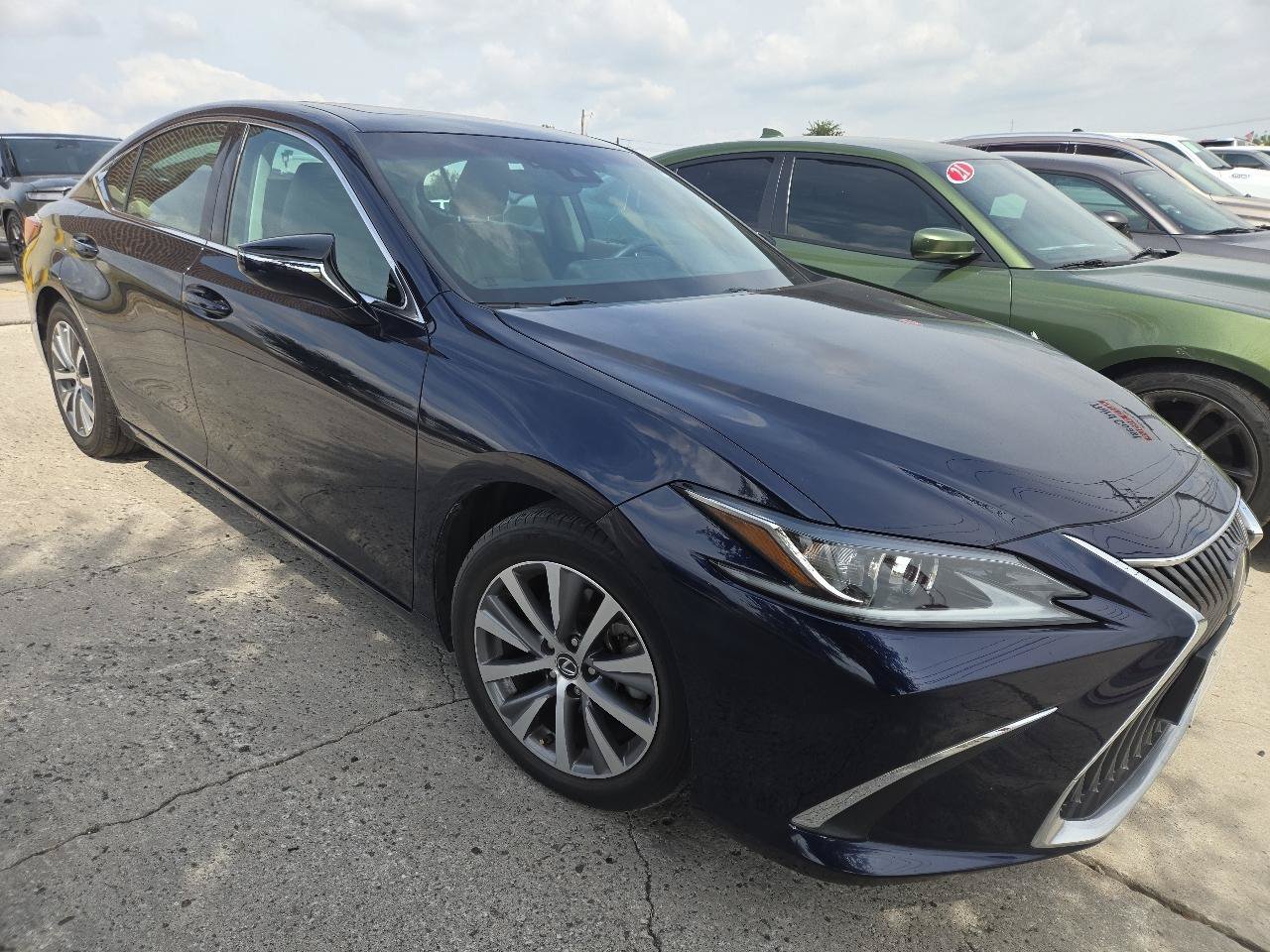 Used 2020 Lexus ES 350 w/ Premium Package FWD image 9