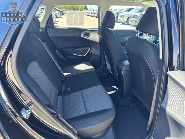 Used 2025 Kia Soul LX w/ LX Technology Package FWD image 12