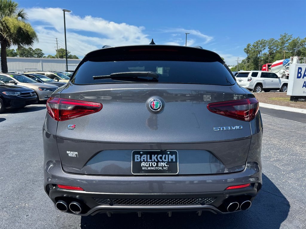 Used 2022 Alfa Romeo Stelvio Quadrifoglio AWD/4WD image 7