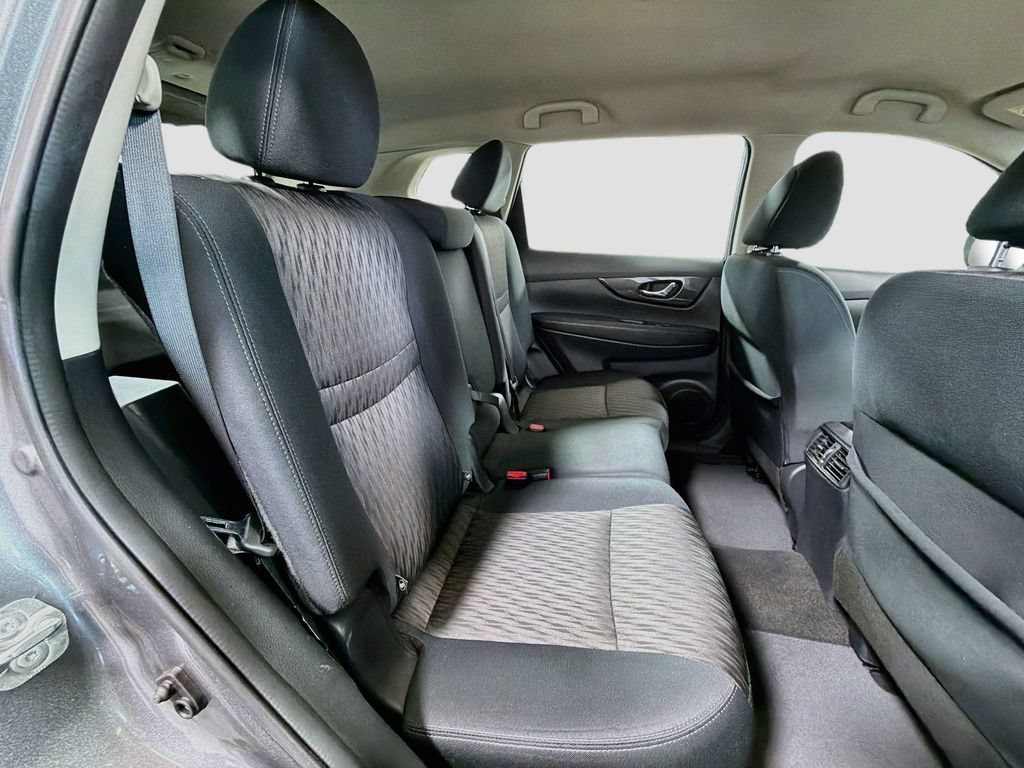 Used 2018 Nissan Rogue S AWD/4WD image 26