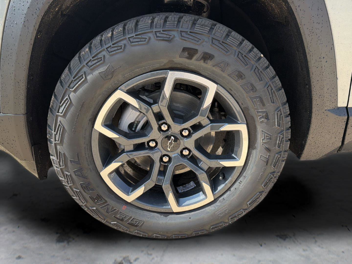 New 2026 Chevrolet Equinox ACTIV AWD/4WD image 14