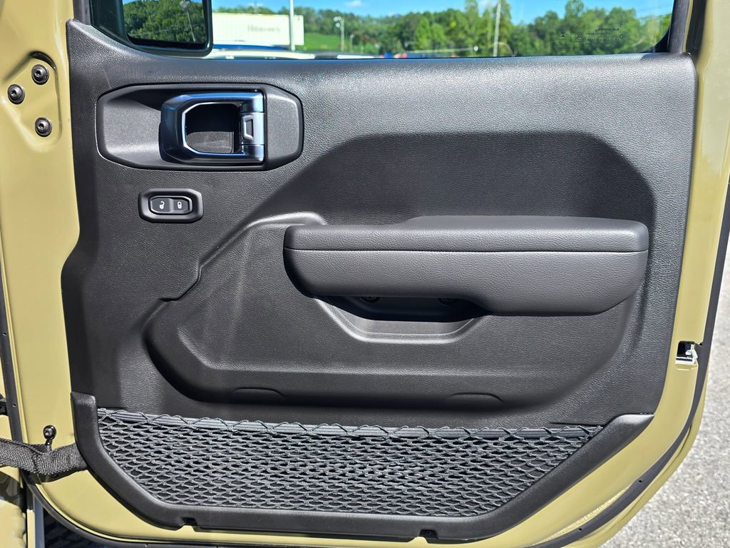 New 2025 Jeep Gladiator Sport AWD/4WD image 38