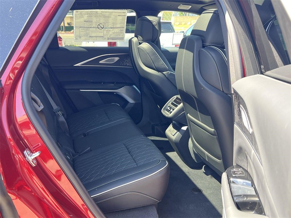 New 2026 Cadillac Lyriq V image 32