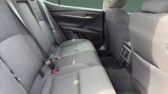 Used 2025 Toyota Camry LE AWD/4WD image 15