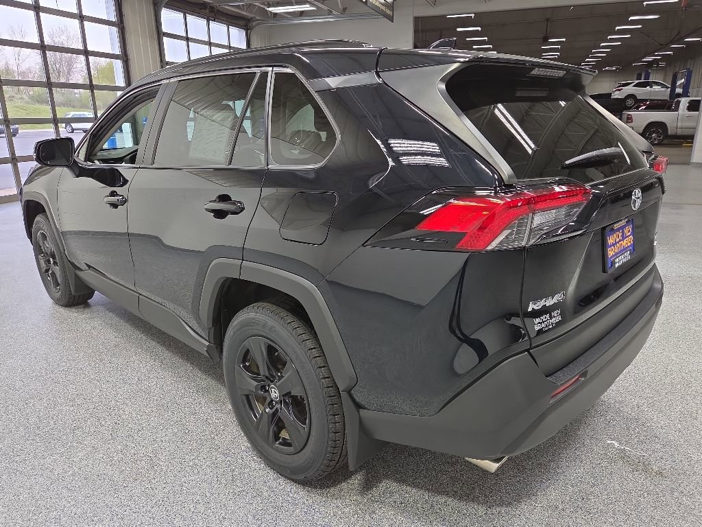 Used 2019 Toyota RAV4 XLE w/ Convenience Package AWD/4WD image 5