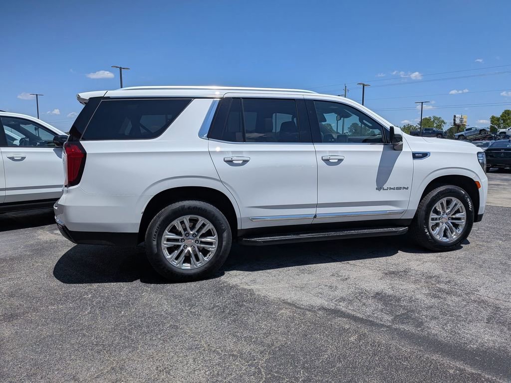 Certified 2024 GMC Yukon SLT w/ SLT Luxury Package AWD/4WD image 4