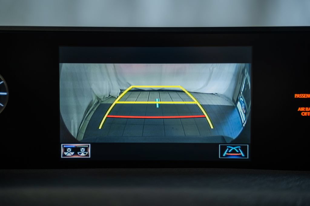 Used 2019 Lexus UX 200 w/ Premium Package FWD image 42