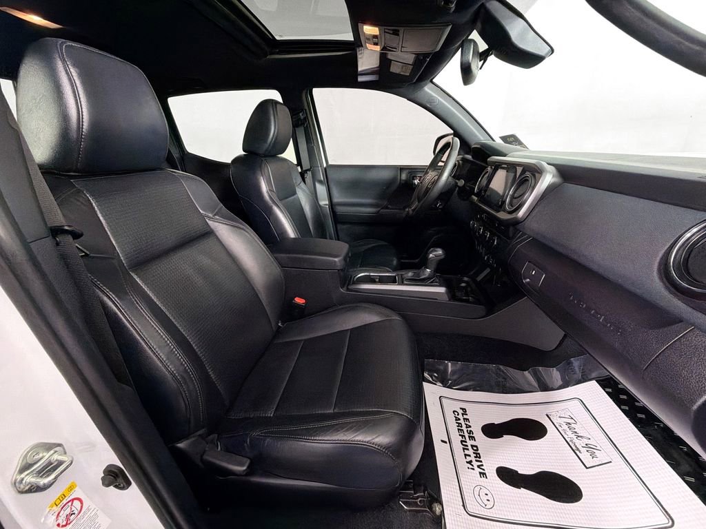 Used 2019 Toyota Tacoma TRD Sport image 28