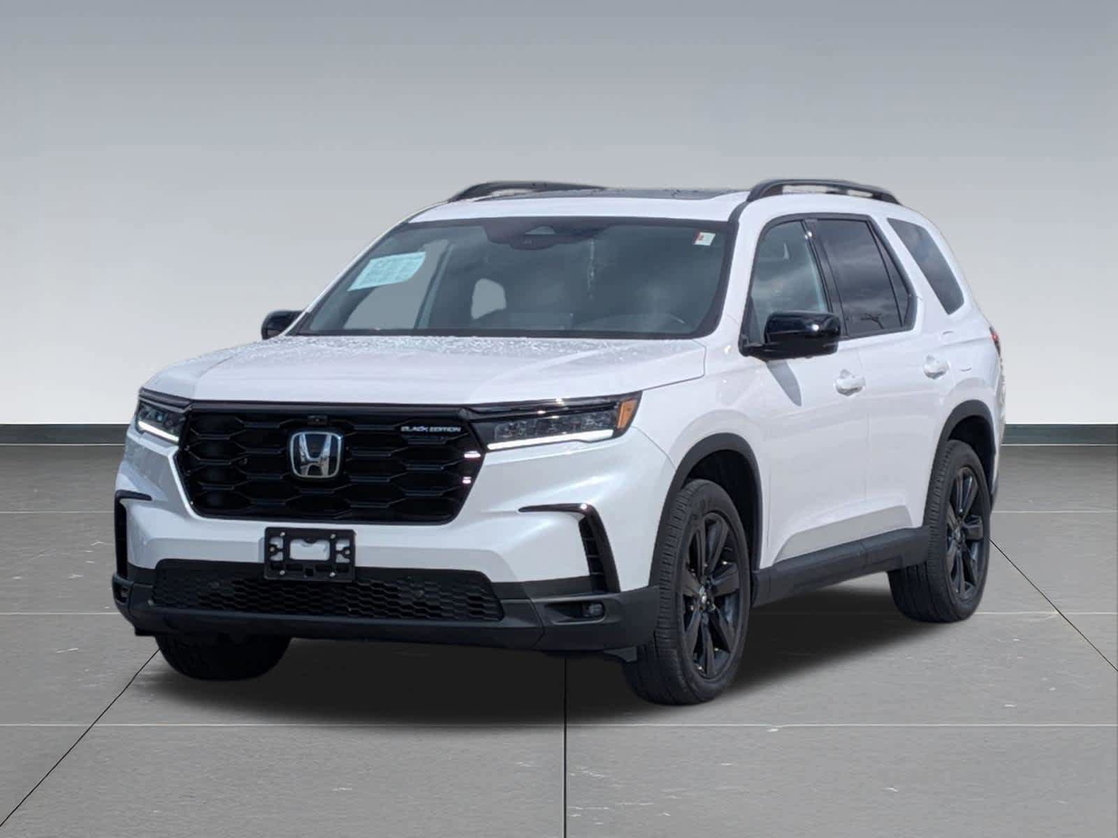 Used 2025 Honda Pilot Black Edition image 9