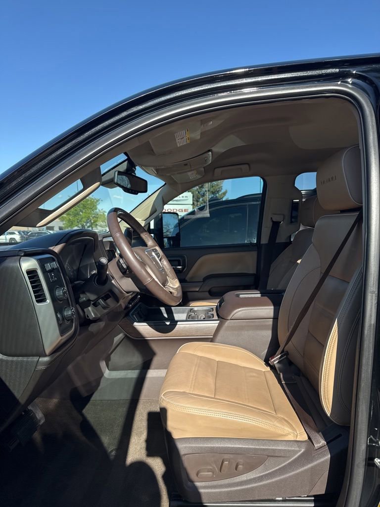 Used 2018 GMC Sierra 2500 Denali w/ Duramax Plus Package AWD/4WD image 6