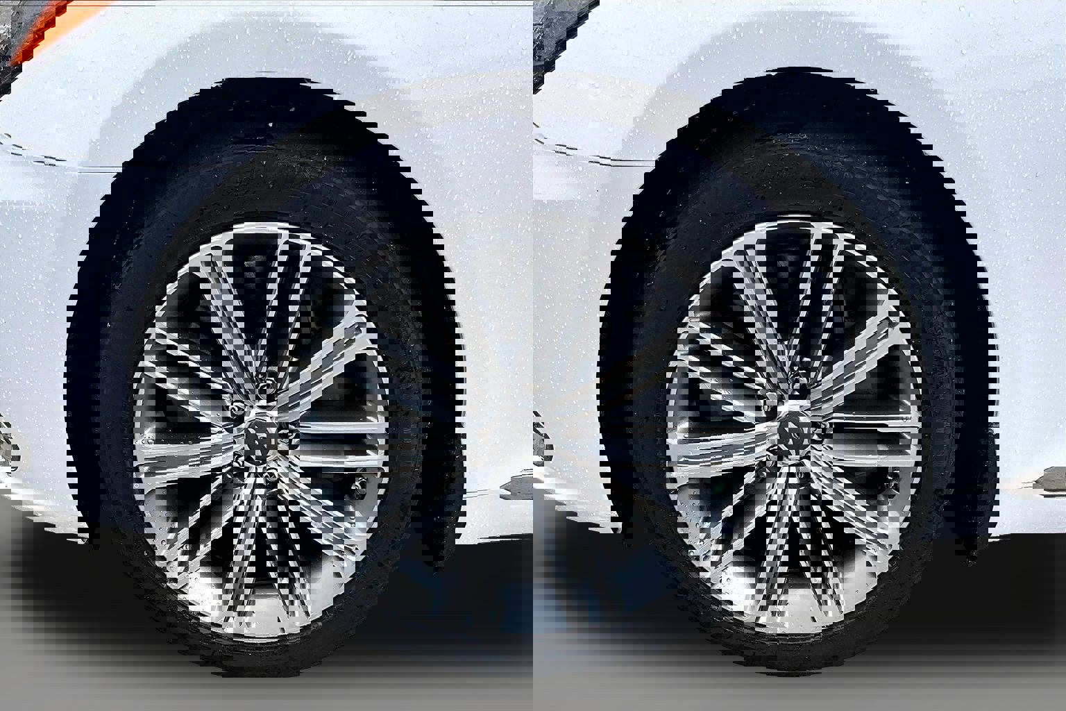 Used 2019 Genesis G80 3.8 image 9