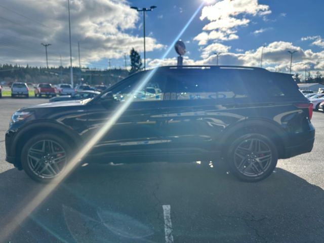 Used 2025 Ford Explorer ST-Line w/ ST-Line Street Pack image 5