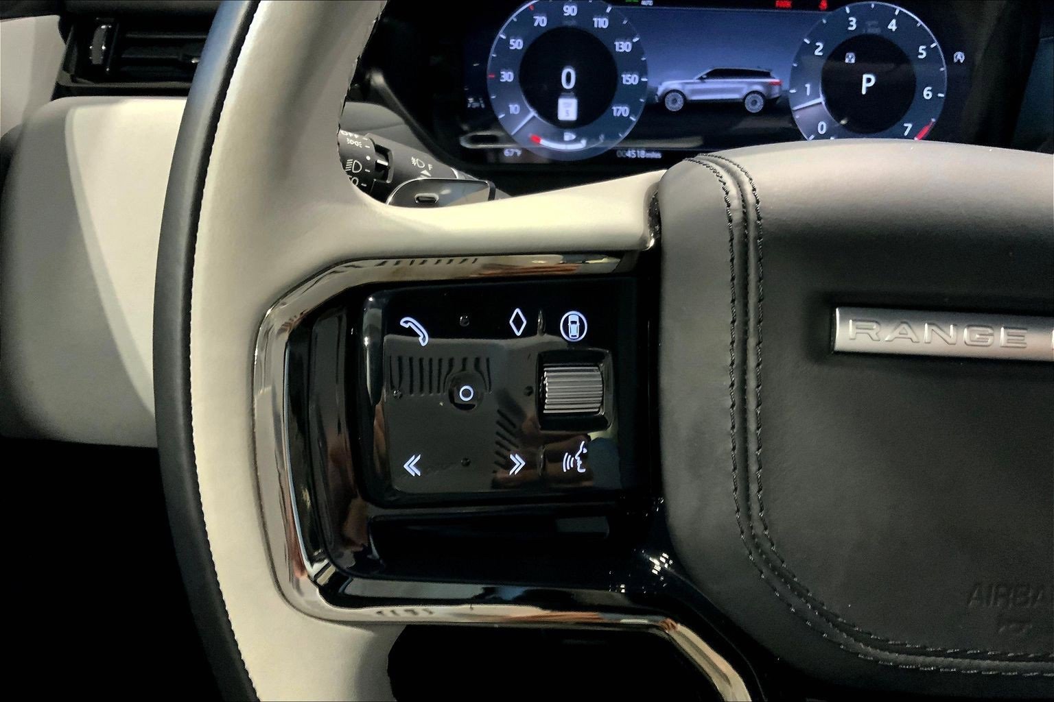 Used 2026 Land Rover Range Rover Velar Dynamic SE image 23