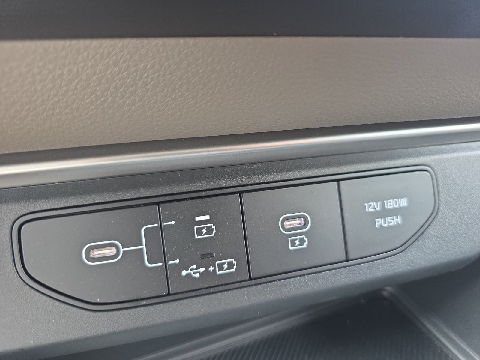 Certified 2026 Kia Carnival LX FWD image 19