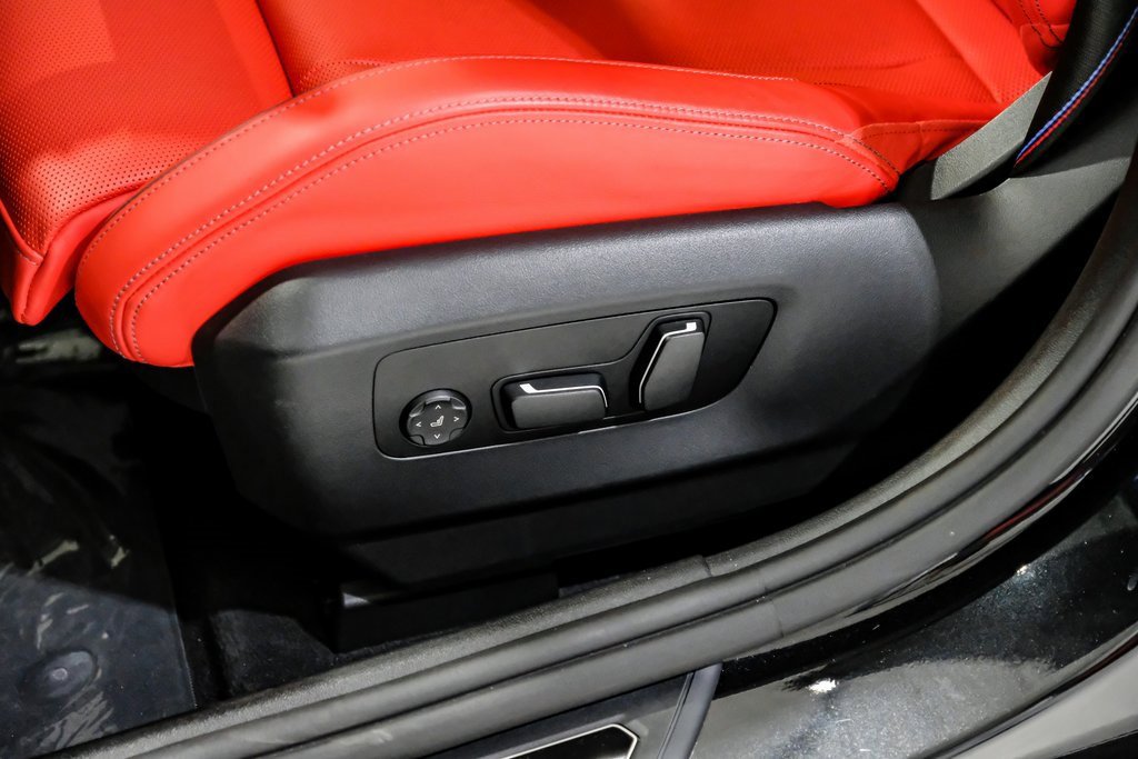 Used 2025 BMW M5 w/ Carbon Package image 33