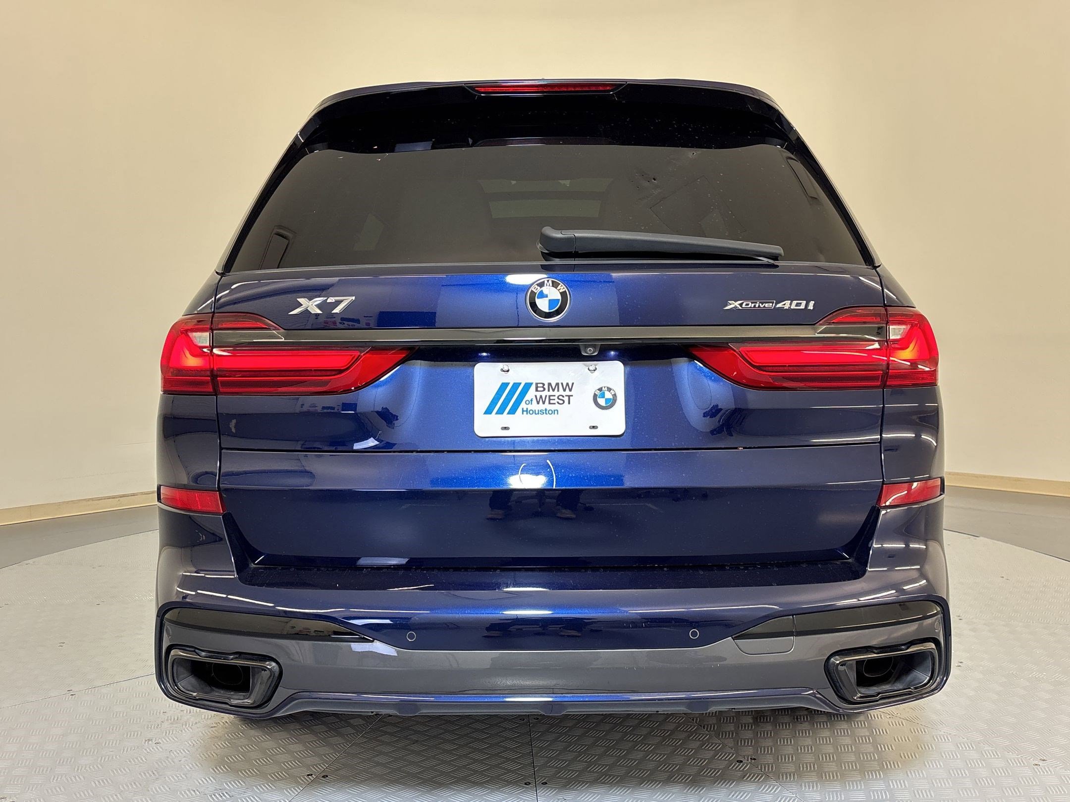 Used 2022 BMW X7 xDrive40i w/ M Sport Package image 9