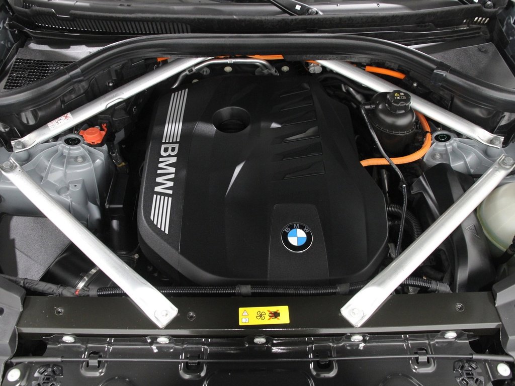 Certified 2024 BMW X5 xDrive50e w/ M Sport Package image 23