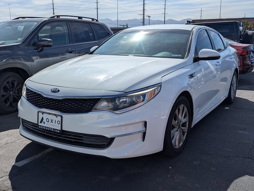 Used 2017 Kia Optima LX w/ Option Group 014 FWD image 4