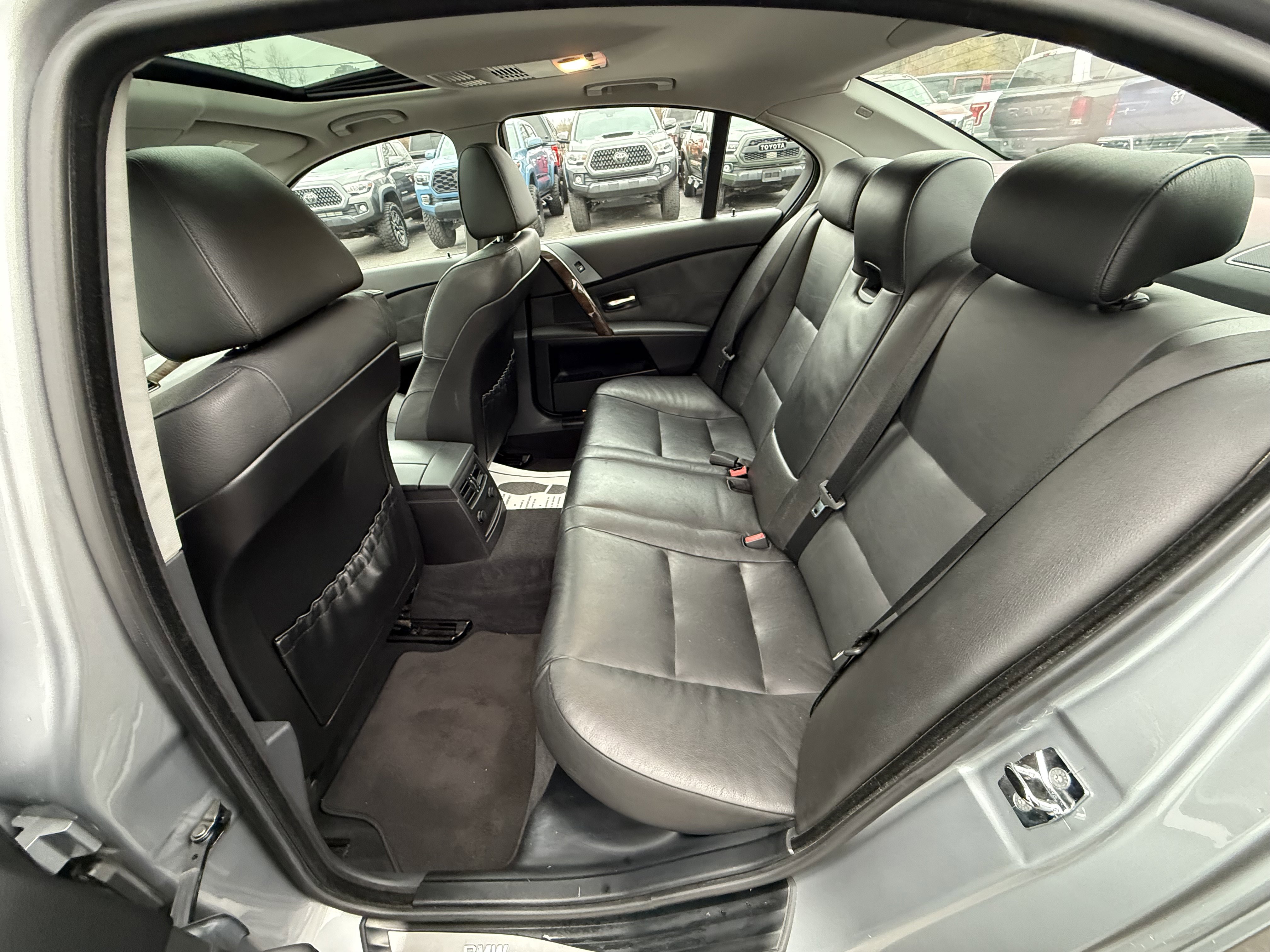 Used 2004 BMW 545i Sedan image 15