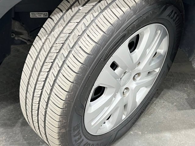 Used 2020 Dodge Grand Caravan SE FWD image 37