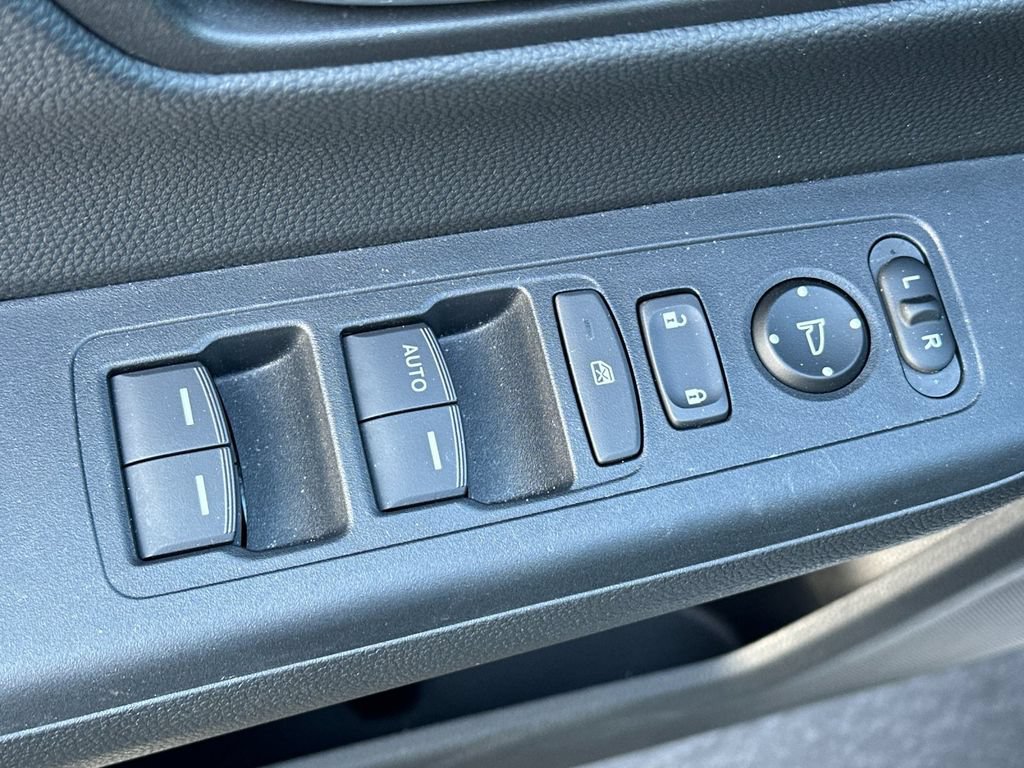 Used 2025 Honda CR-V LX image 12